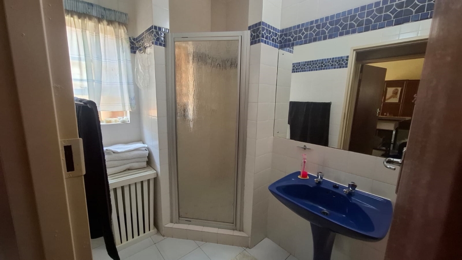 6 Bedroom Property for Sale in Mooivallei Park North West